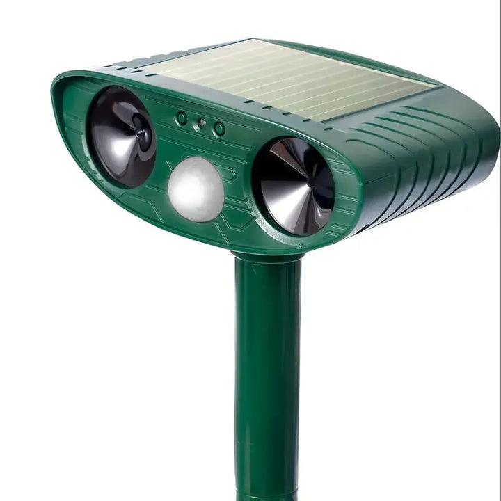 Solarbetriebener Katzenvertreiber mit Solarpanel, wetterfest, grüne Oberfläche, für tierfreundlichen Gartenschutz.