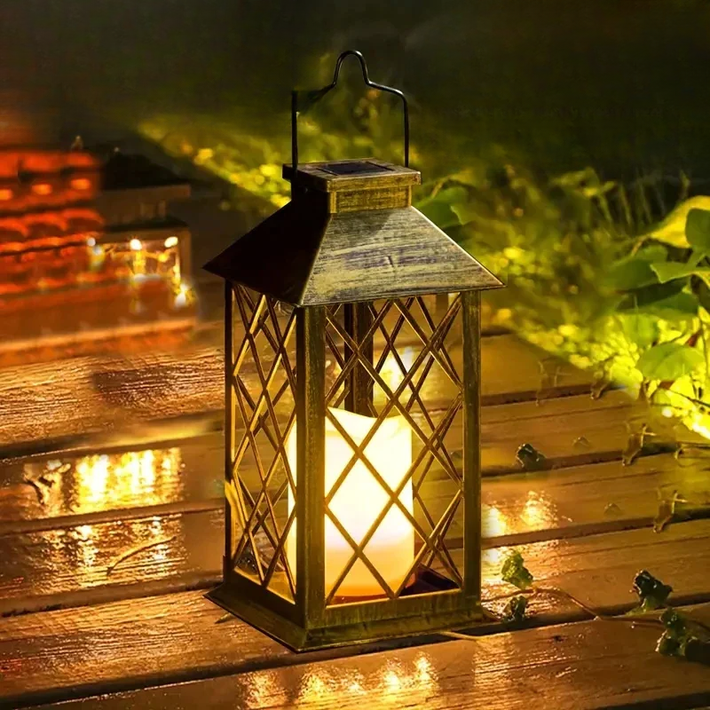 Solarlampe Noctis Gartenlaterne mit flackernder LED-Kerze, warmes Licht, wetterfest, ideal für Gartenbeleuchtung.