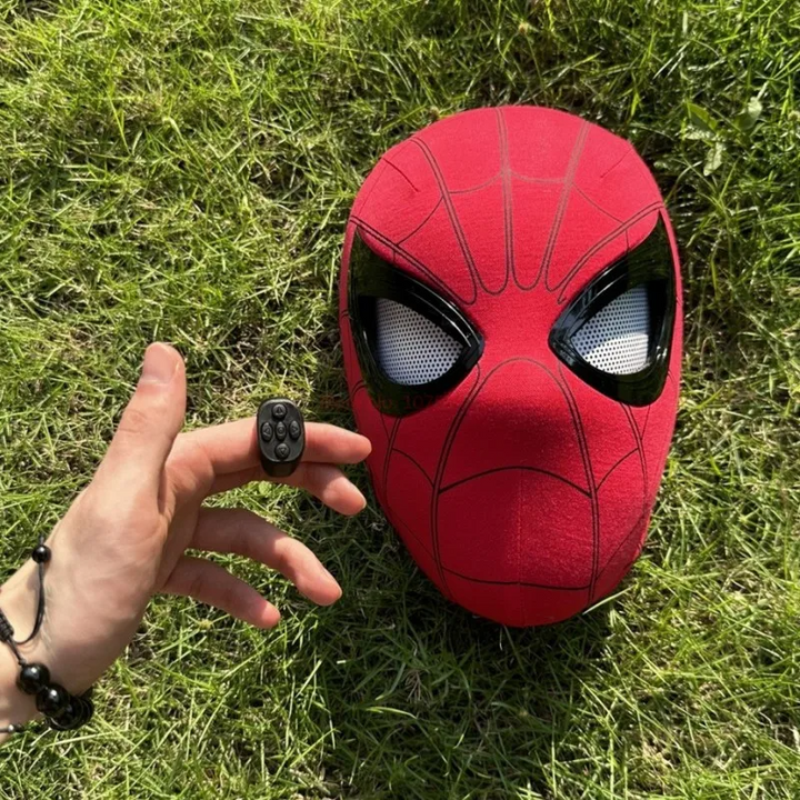"Spider-Man Maske mit elektrischen, blinzelnden Augen, komfortabel für Kinder, ideales Cosplay-Accessoire"