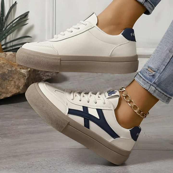 "Sportliche orthopädische Damensneaker in Blau, bequem und vielseitig, ideal für Alltag und Sport"