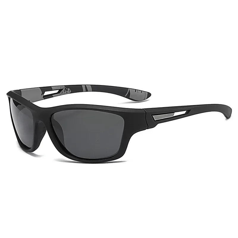 "Sportliche Sonnenbrille mit polarisierten Linsen und UV400 Schutz, ideal für Sport und Freizeit. Kunststoffrahmen in klassis