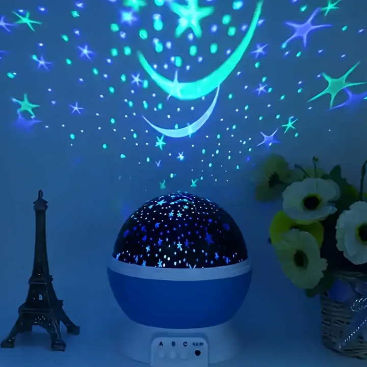 "Sternenprojektor Nachtlampe Luna projiziert farbenfrohen Sternenhimmel, schafft magische Atmosphäre im Kinderzimmer."