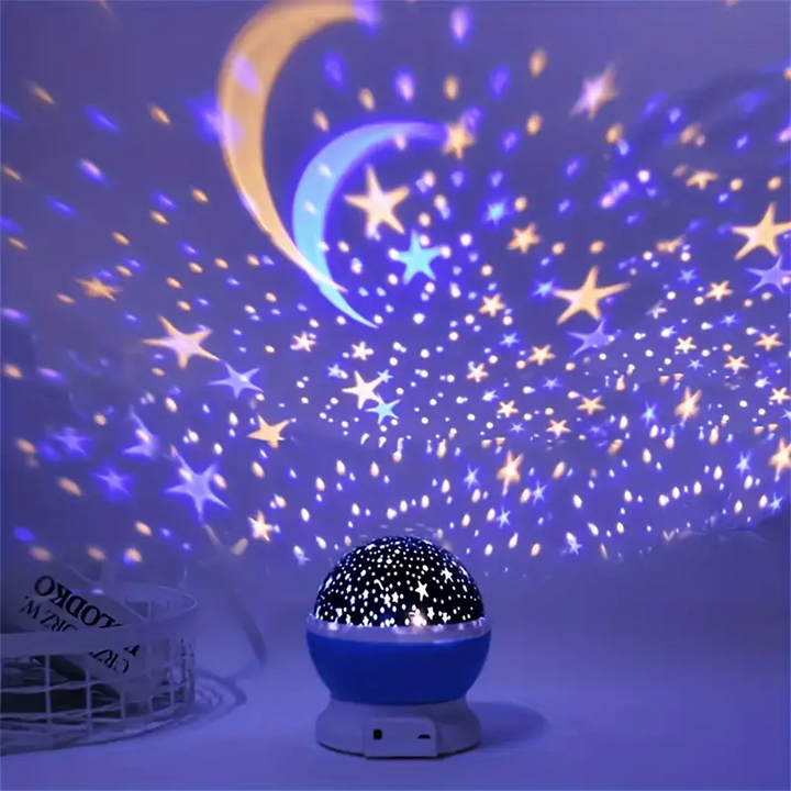 "Sternenprojektor Nachtlampe Luna projiziert farbenfrohen Sternenhimmel, schafft magische Atmosphäre im Kinderzimmer."