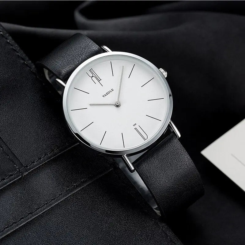 "Stilvolle Herren Armbanduhr mit elegantem Zifferblatt und luxuriösem Lederarmband im zeitlosen Vintage-Design"