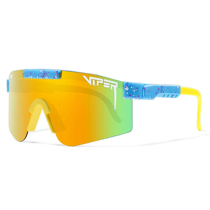 Stilvolle Outdoor-Sportbrille mit UV400 Schutz, schwarzer Rahmen und Polycarbonat-Gläser; ideal für Radfahren im Freien.