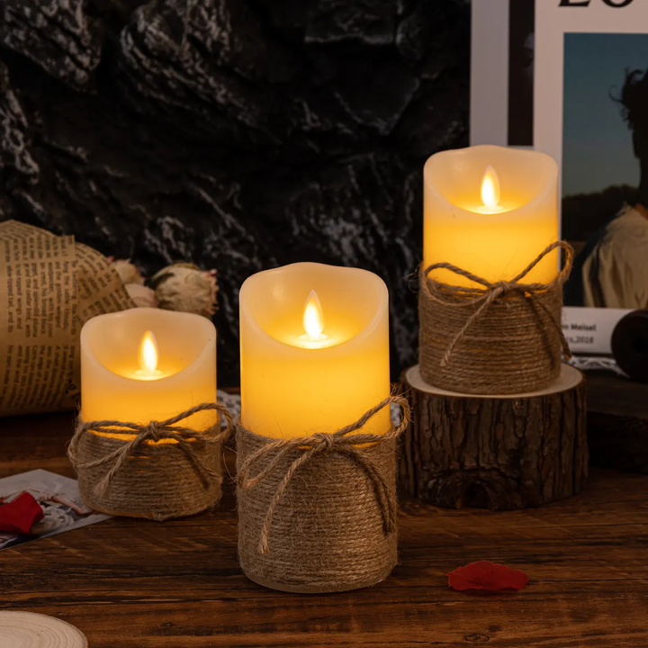 "Stimmungsvolle LED-Kerzen mit realistischem Flammeneffekt in Kürbisform, Holzoptik und klassischem Design, warmweißer Schein
