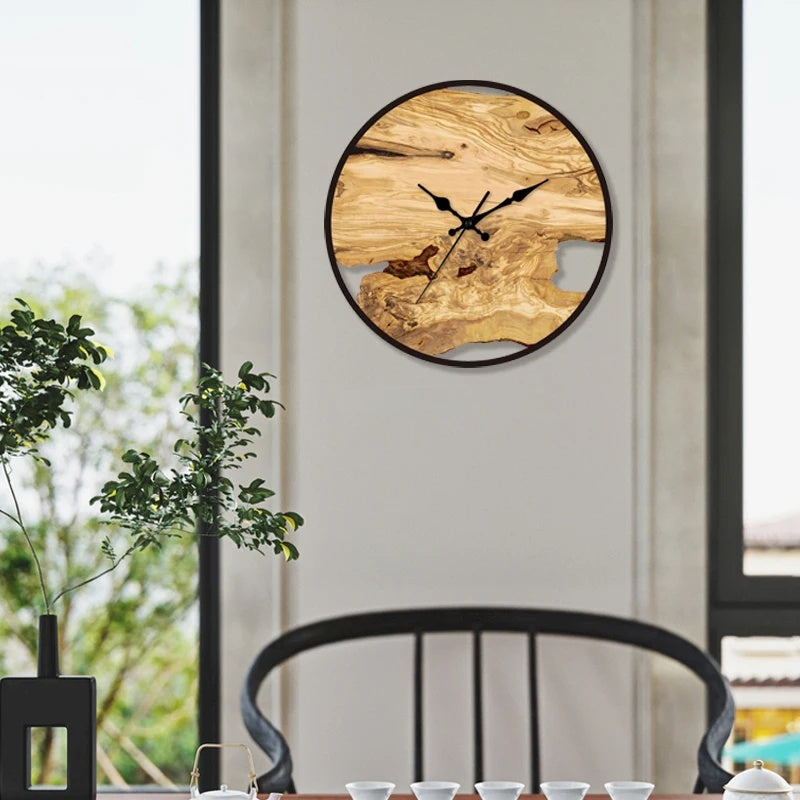 "Transparente Wanduhr mit modernem Design, minimalistischen Linien und klarem Acrylzifferblatt, ideal für stilvolle Räume."