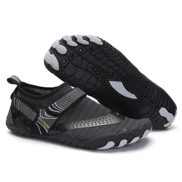 "Unisex Wasserschuhe am Strand; ergonomisch, rutschfest, ideal für Sport & Freizeit."