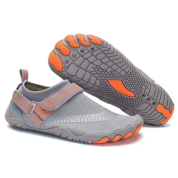 "Unisex Wasserschuhe am Strand; ergonomisch, rutschfest, ideal für Sport & Freizeit."