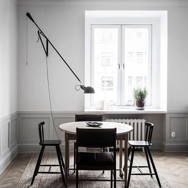 "Verstellbare Wandleuchte 265, industrielle Eleganz, Aluminiumschirm, Metallrahmen, flexible Beleuchtung für Zuhause."