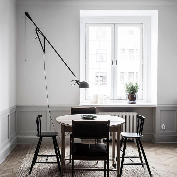 "Verstellbare Wandleuchte 265, industrielle Eleganz, Aluminiumschirm, Metallrahmen, flexible Beleuchtung für Zuhause."