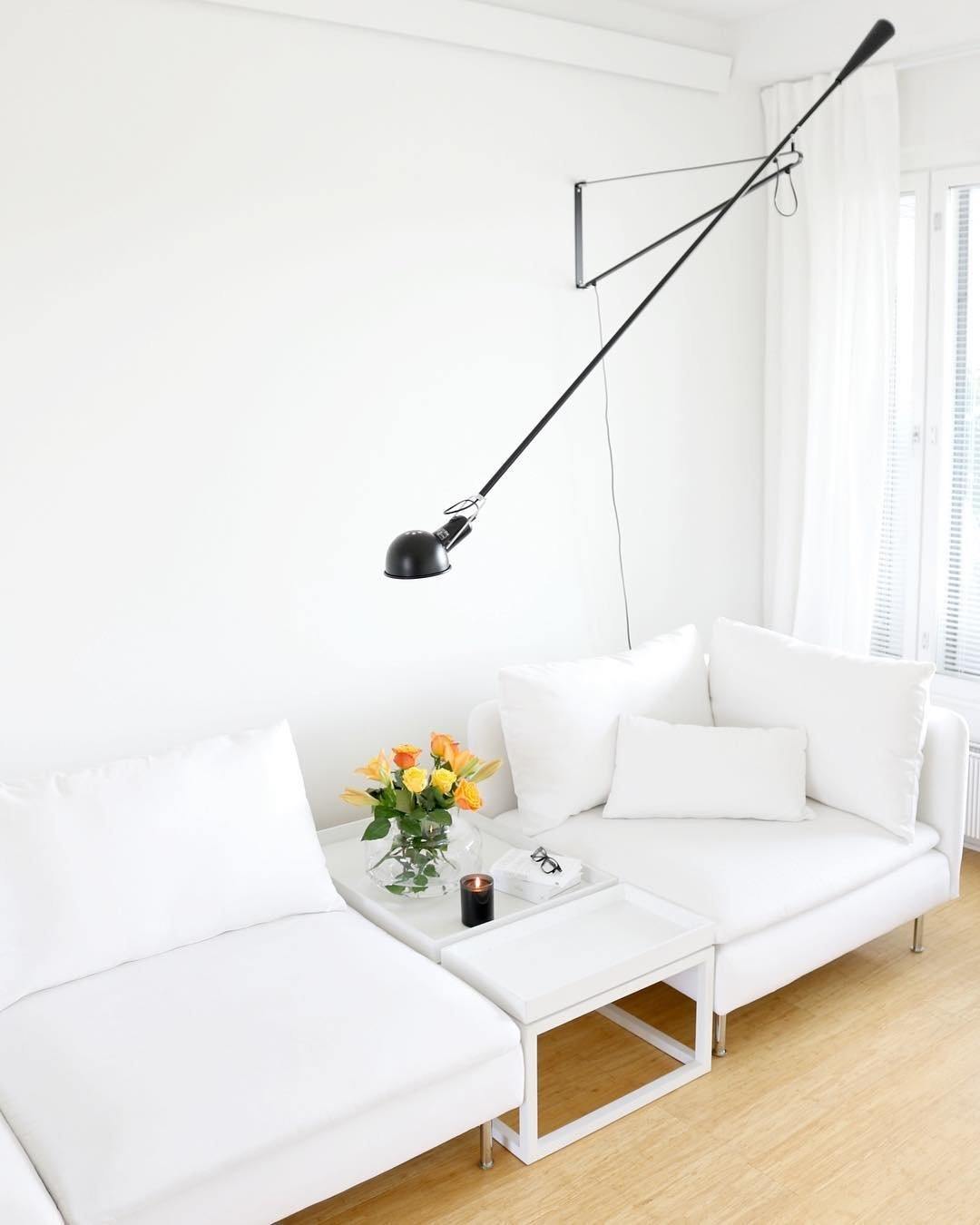 "Verstellbare Wandleuchte 265, industrielle Eleganz, Aluminiumschirm, Metallrahmen, flexible Beleuchtung für Zuhause."