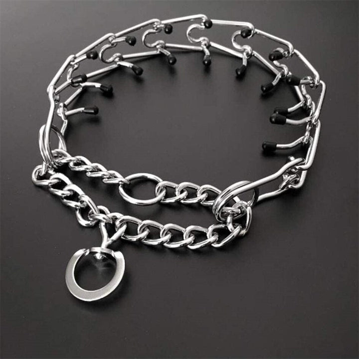 Verstellbares Anti-Zieh Hundehalsband mit gummierten Stiften, komfortables Design für sanftes Hundetraining.