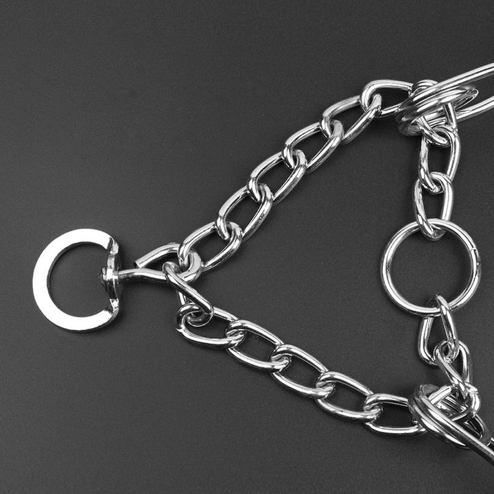 Verstellbares Anti-Zieh Hundehalsband mit gummierten Stiften, komfortables Design für sanftes Hundetraining.