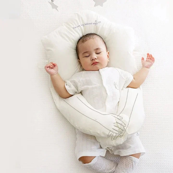 "Verstellbares U-förmiges Baby-Kissen aus Bio-Baumwolle, weich, hautfreundlich, bietet Nackenstütze für sicheren Babyschlaf."