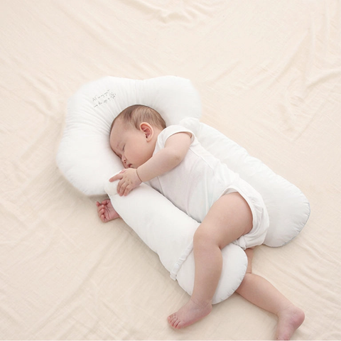 "Verstellbares U-förmiges Baby-Kissen aus Bio-Baumwolle, weich, hautfreundlich, bietet Nackenstütze für sicheren Babyschlaf."