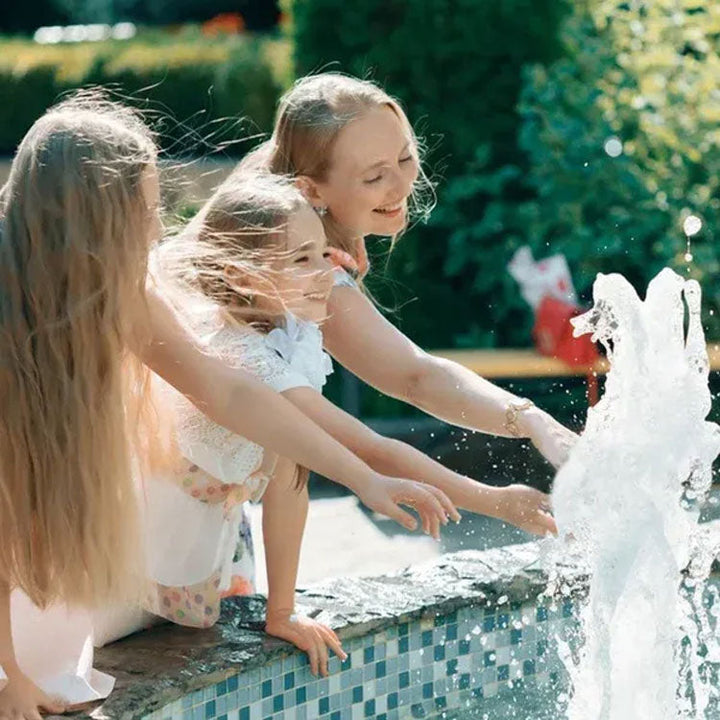 "Vielseitige, einstellbare Springbrunnenpumpe, robustes Design, ideal für beeindruckende Wasserelemente im Garten."