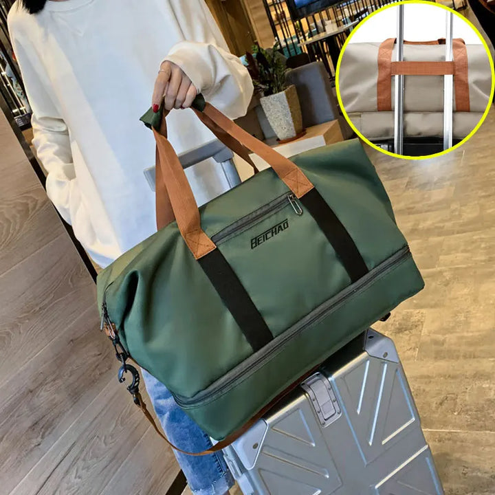Vielseitige Sporttasche mit separatem Schuh- und Nassfach, ideal für aktive Reisende, Größe 46x25x28 cm, in Armeegrün.