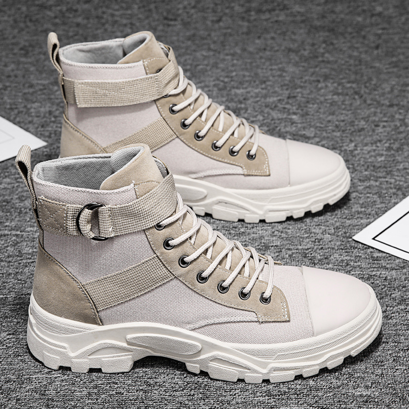"Wasserdichte, atmungsaktive Motorradstiefel in Schwarz mit stilvollem Look und robuster Bauweise für maximalen Schutz."
