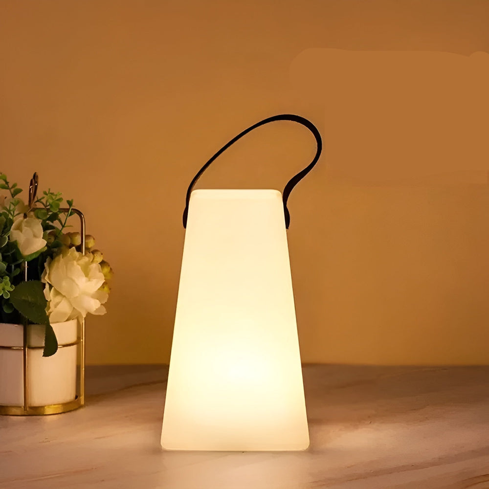 "Wasserdichte, kabellose LED Tischlampe mit 16 Farben, für Innen- und Außeneinsatz, modernes Design, dimmbar."