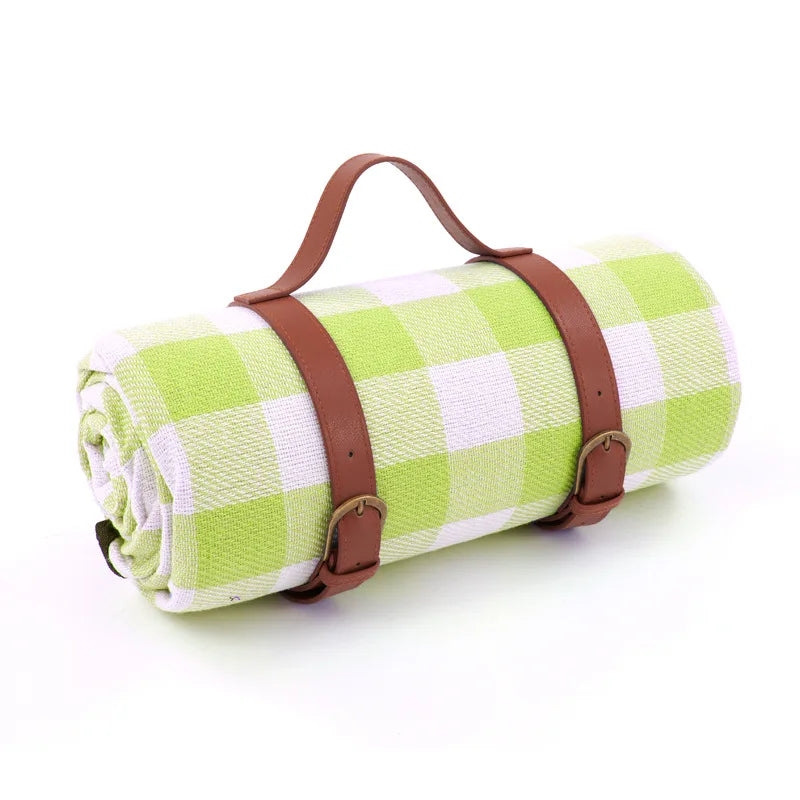 "Wasserdichte Picknickdecke 150x200 cm, faltbar, mit Tragegriff, ideal für Camping und Outdoor, weiche blaue Oberfläche."