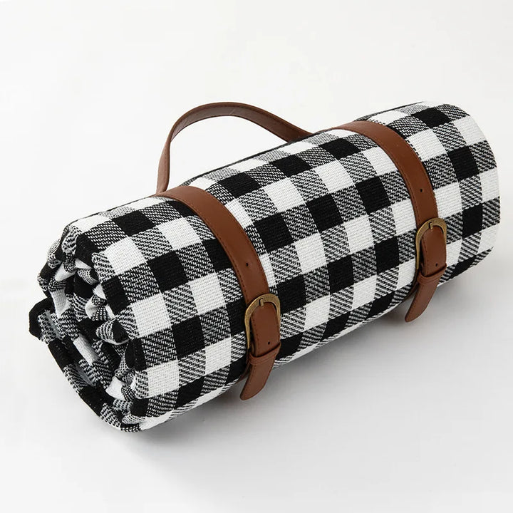 "Wasserdichte Picknickdecke 150x200 cm, faltbar, mit Tragegriff, ideal für Camping und Outdoor, weiche blaue Oberfläche."