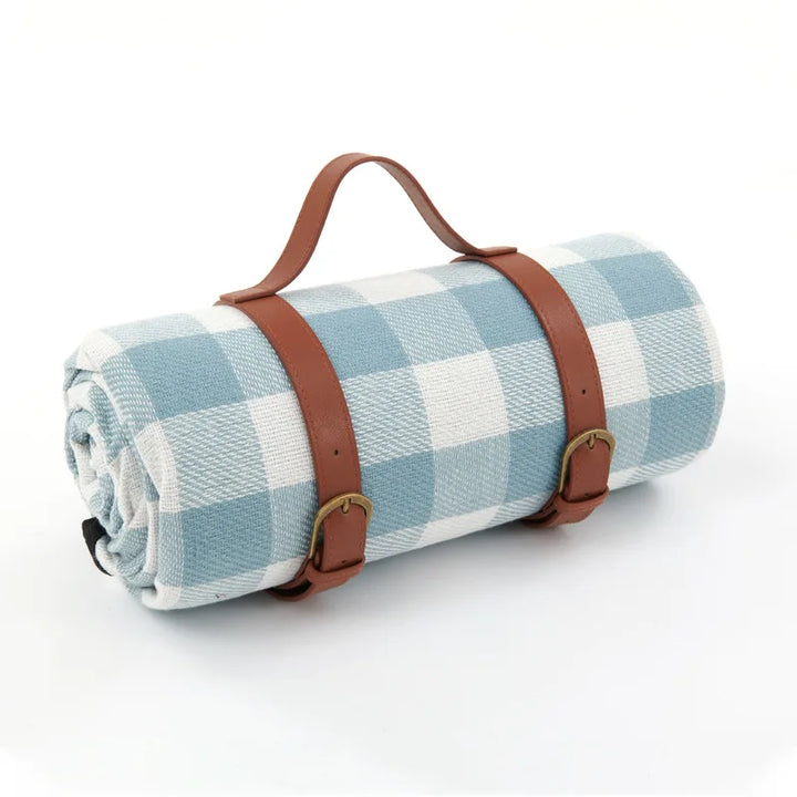 "Wasserdichte Picknickdecke 150x200 cm, faltbar, mit Tragegriff, ideal für Camping und Outdoor, weiche blaue Oberfläche."
