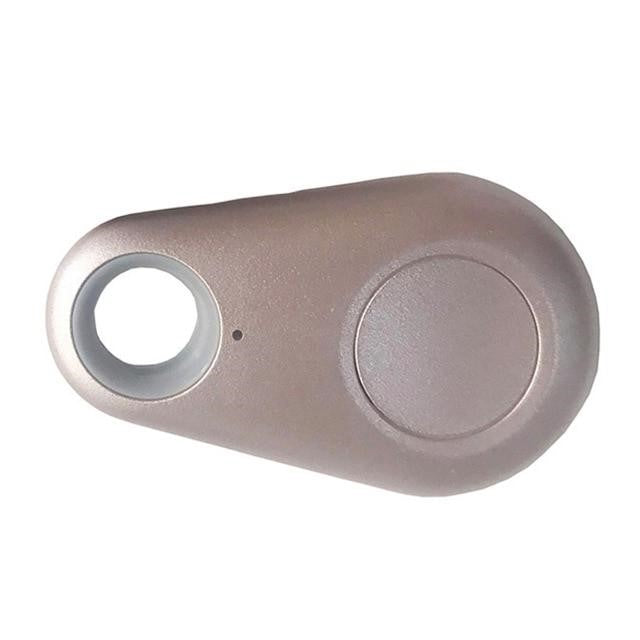 "Wasserdichter GPS-Tracker für Haustiere in Nahaufnahme, robuster, handlicher Tracker, ideal für Echtzeit-Ortung."