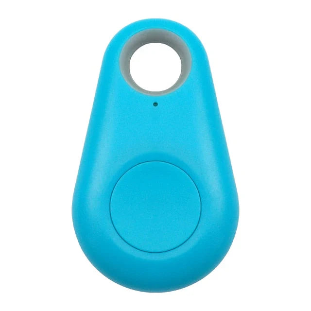 "Wasserdichter GPS-Tracker für Haustiere, kompakt und robust, Echtzeit-Ortung für Hunde und Katzen, am Halsband befestigt."